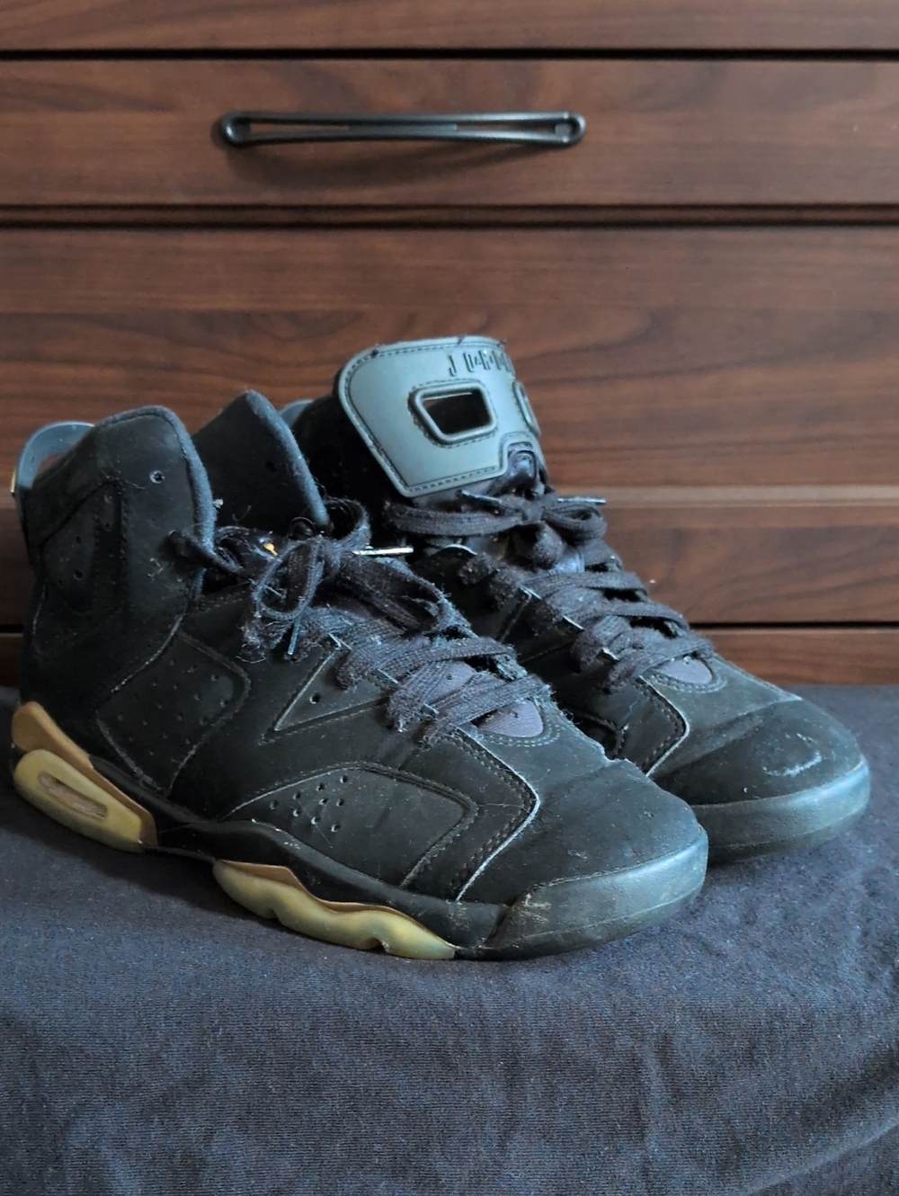 Nike Air Jordan 6 Men's Black & Gold US 13
